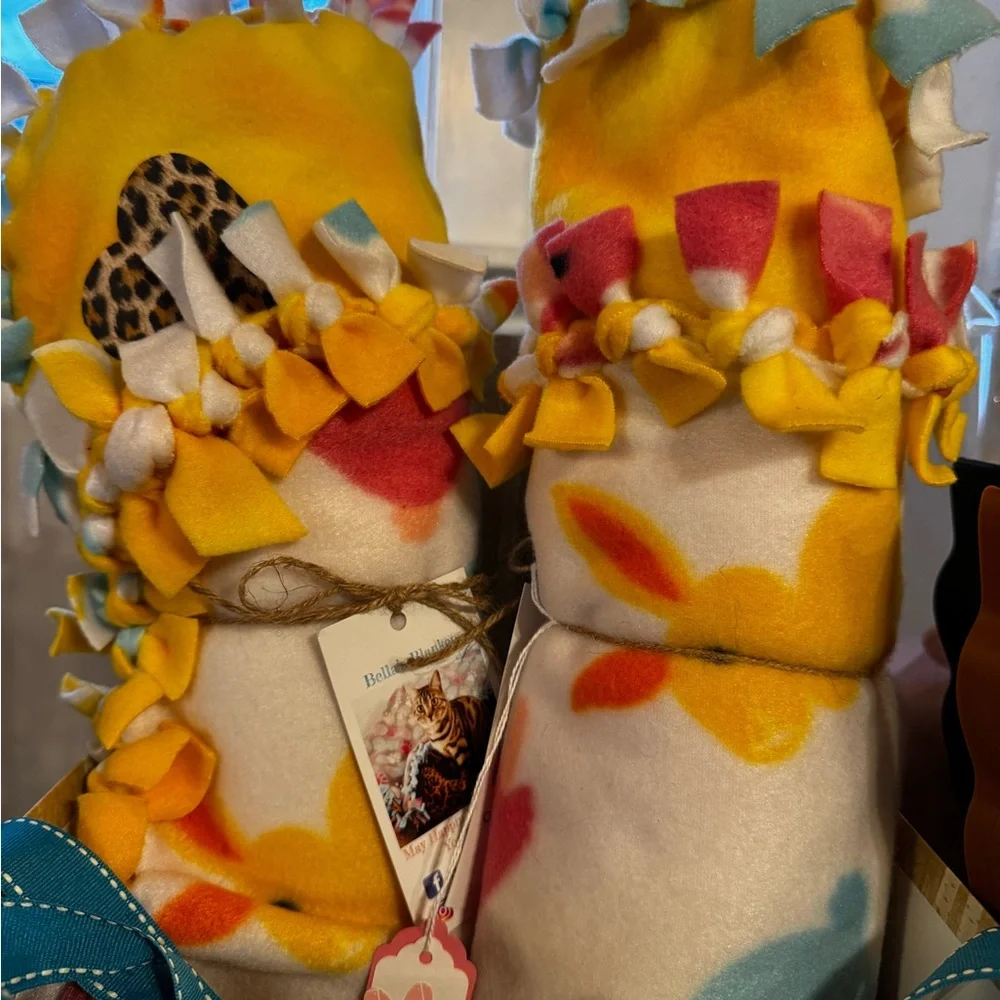 Colorful Tie-Dye Fleece Blanket cat/dog Easter bunny chick handmade blankets (2)